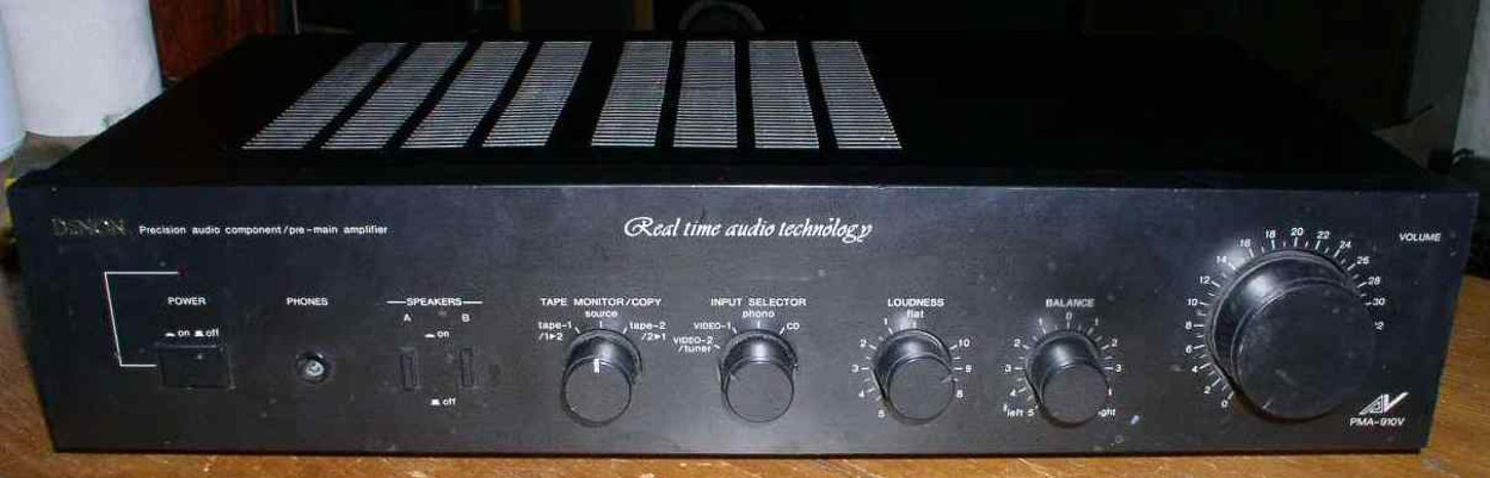 vintage Hi-Fi integrated amplifier Denon PMA-910V
