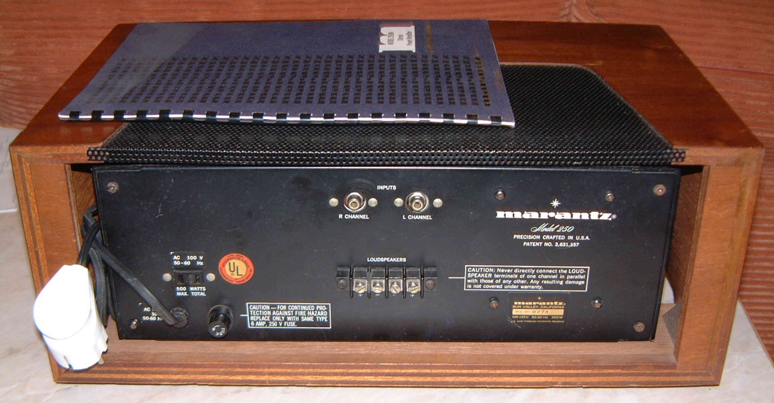 vintage hi-fi power amplifier Marantz Model 250