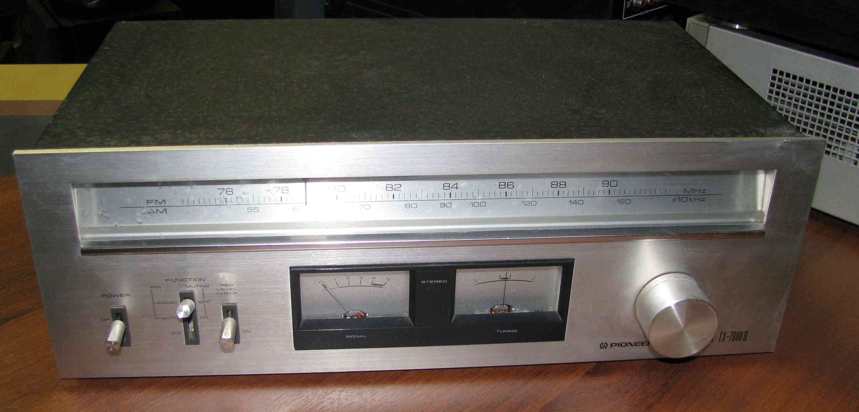 vintage hi-fi tuner Pioneer TX-7800II