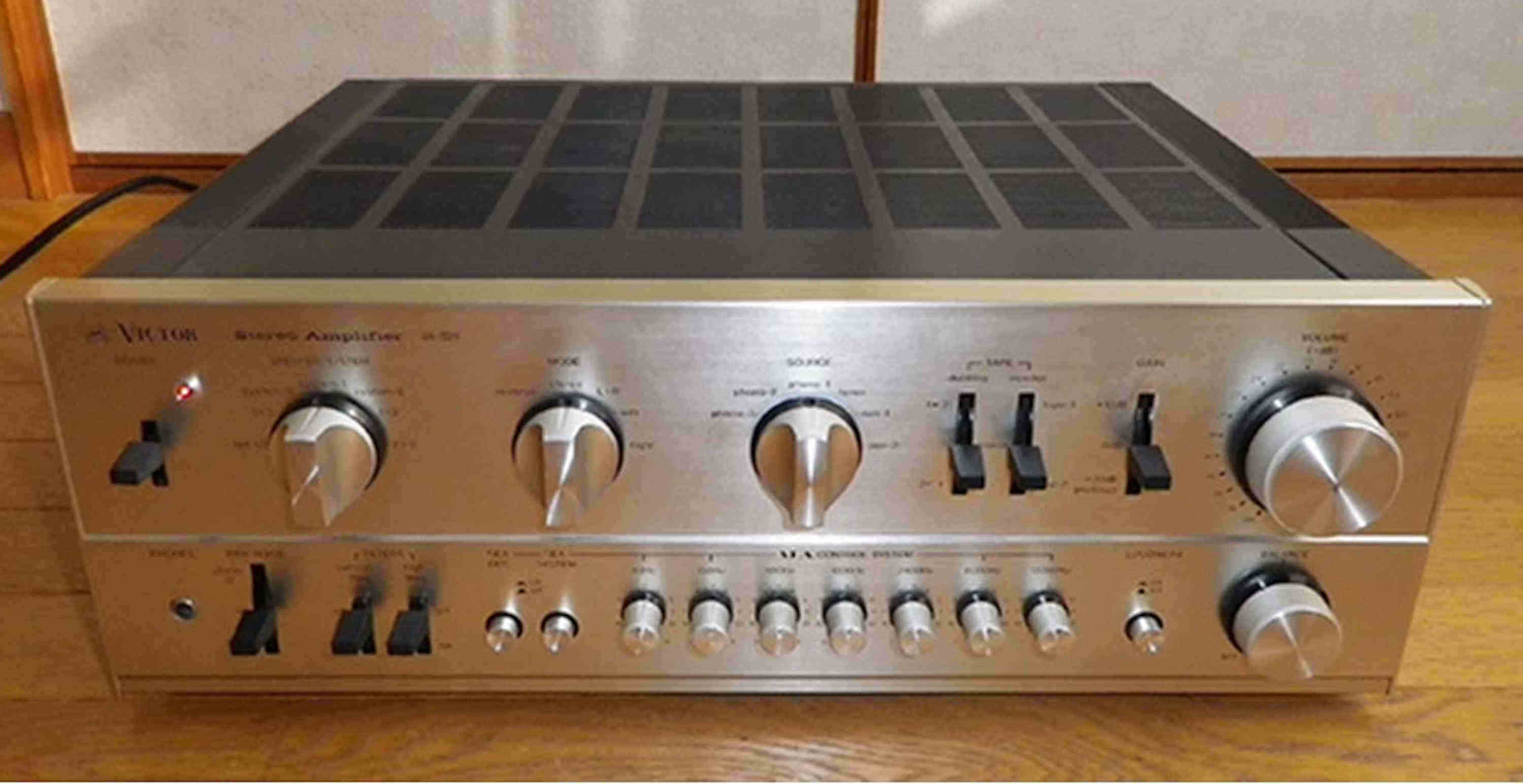vintage Hi-Fi integrated amplifier Victor JA-S20